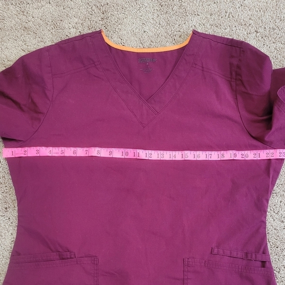 2/$30 - Scrubstar V-Neck Scrub Top Burgundy Wine short sleeve round - Size L - Picture 5 of 7